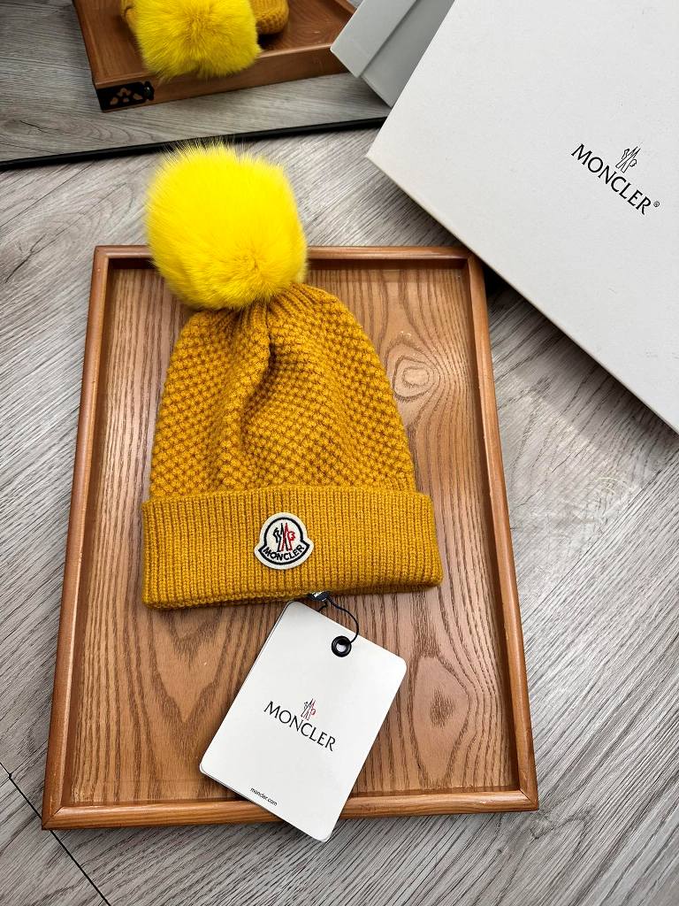 Moncler Beanies-106