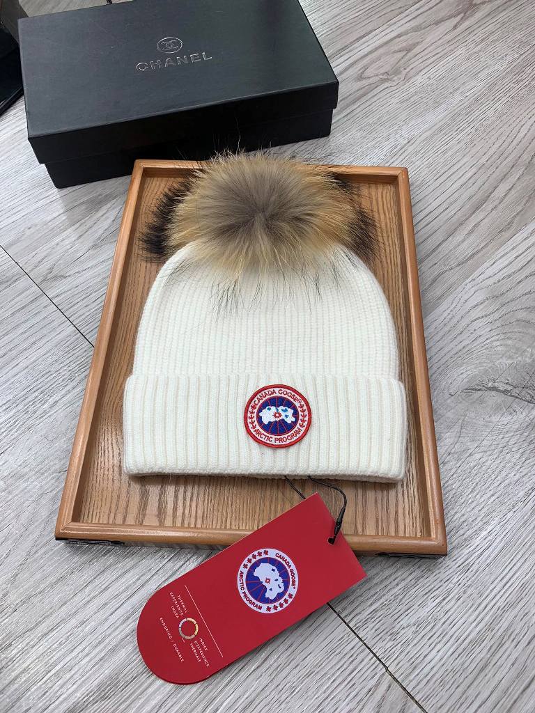 Canada Goose Beanies-001