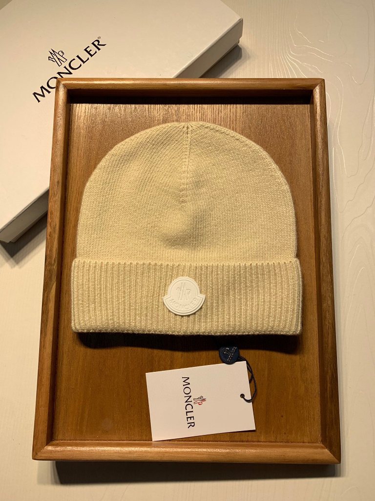 Moncler Beanies-097