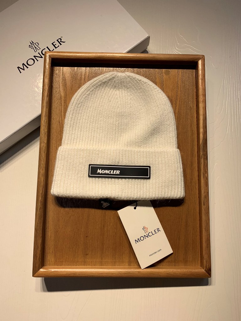 Moncler Beanies-084