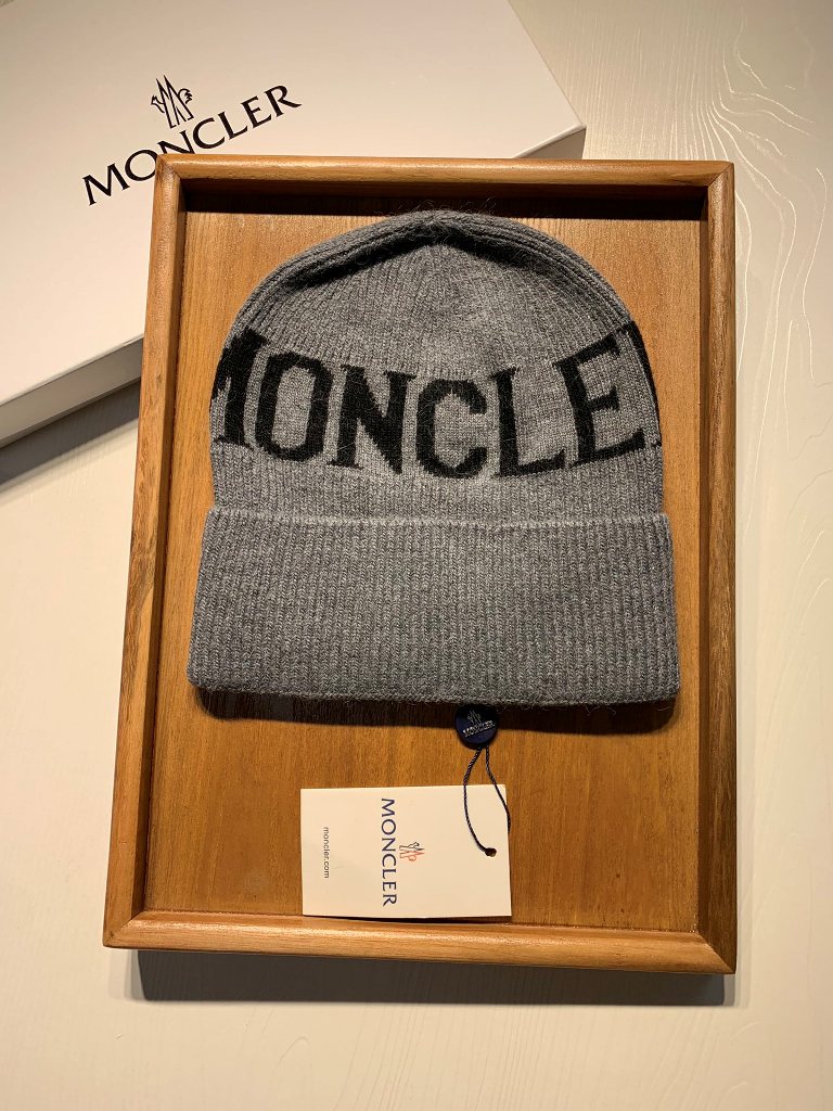 Moncler Beanies-077