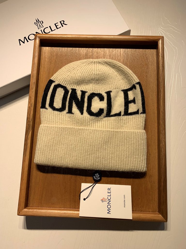 Moncler Beanies-074