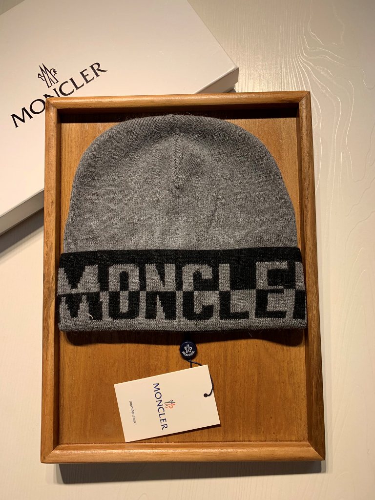Moncler Beanies-071