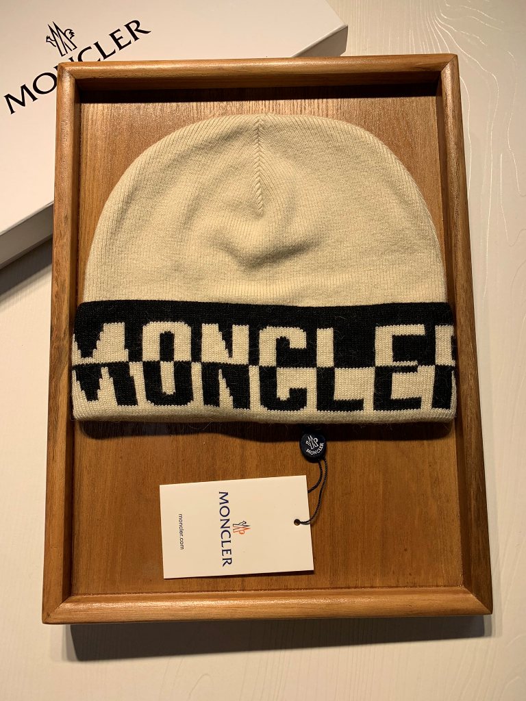 Moncler Beanies-070