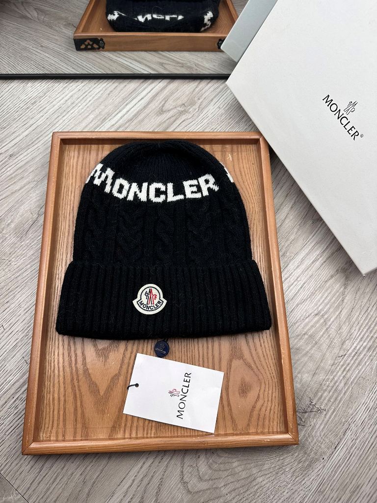 Moncler Beanies-065