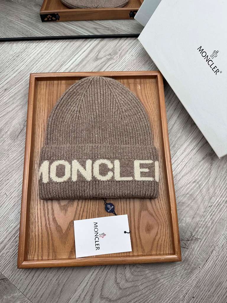 Moncler Beanies-059