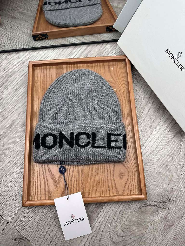 Moncler Beanies-055