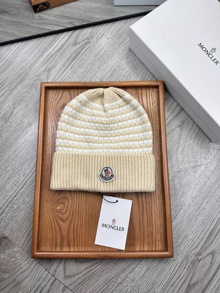 Moncler Beanies-041