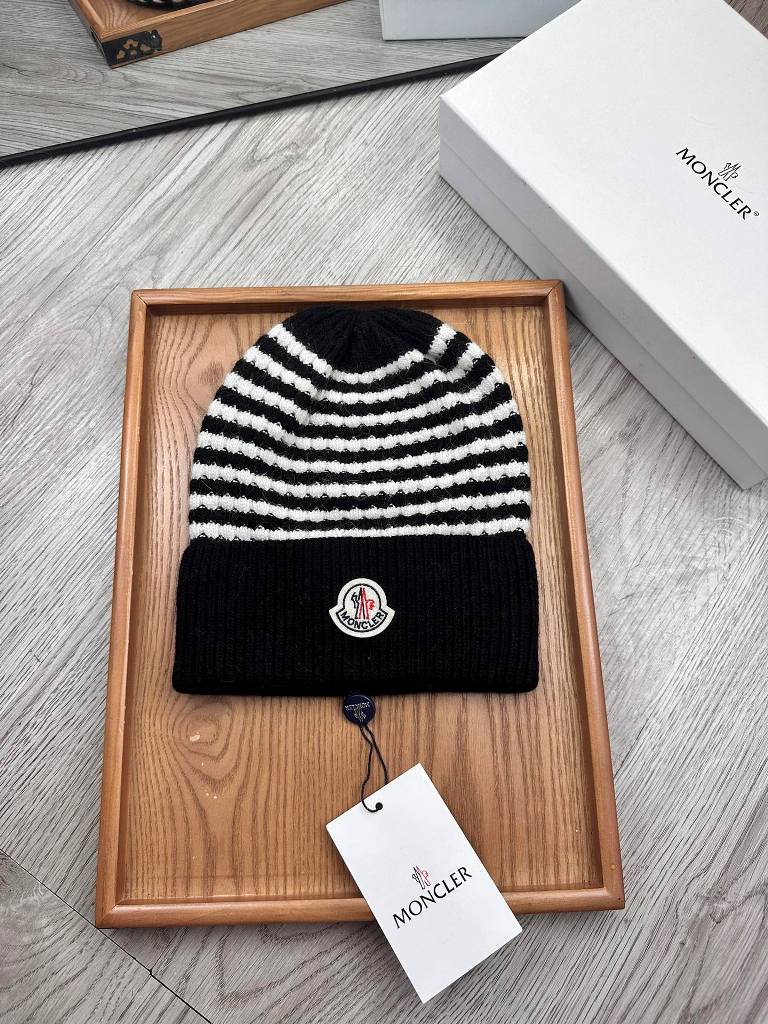 Moncler Beanies-039