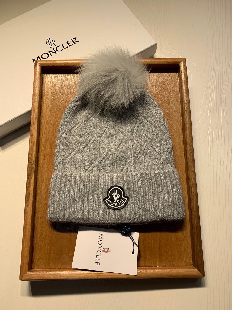 Moncler Beanies-035