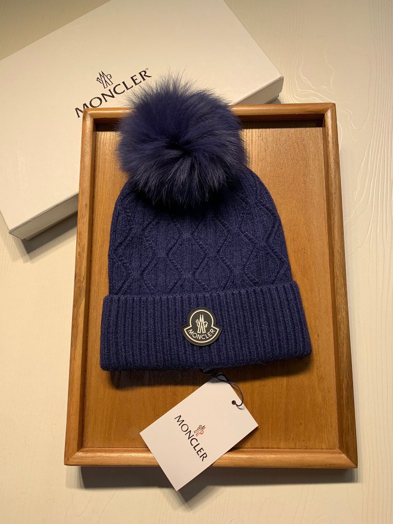 Moncler Beanies-032