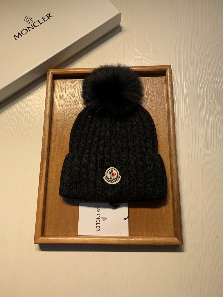 Moncler Beanies-029