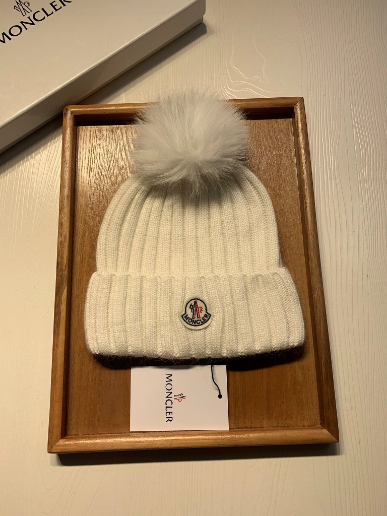 Moncler Beanies-025