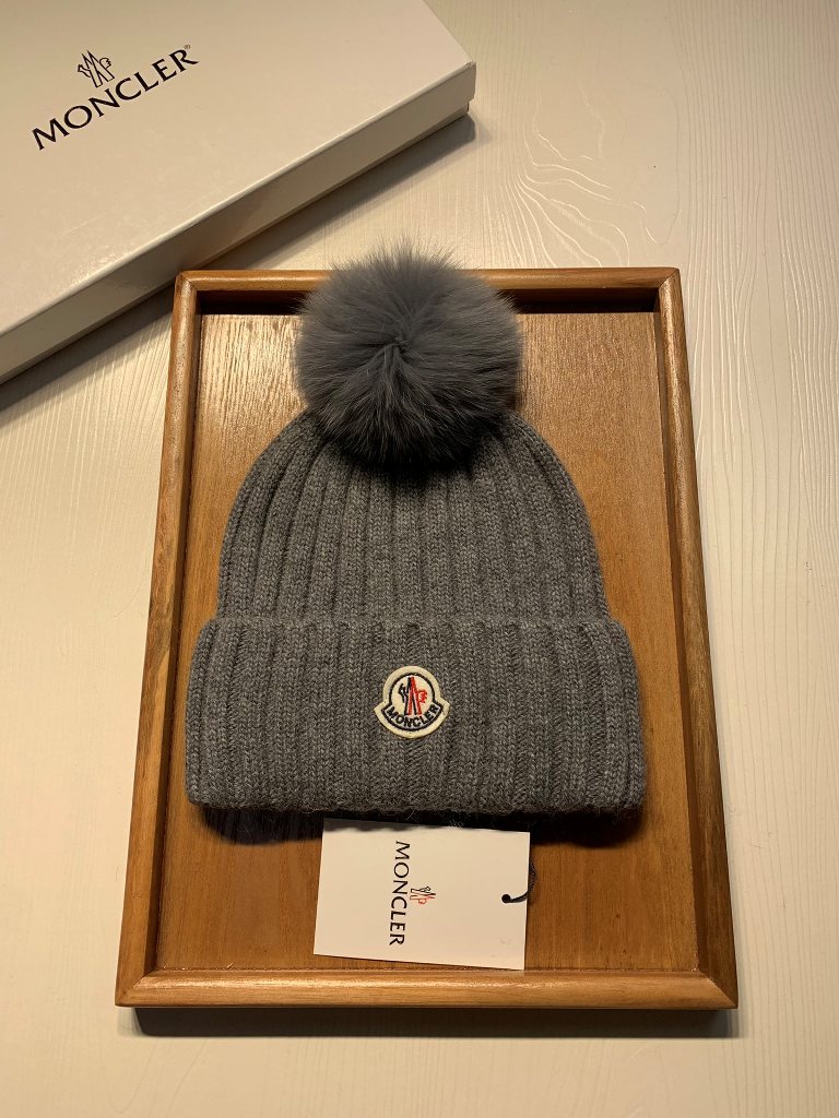 Moncler Beanies-023