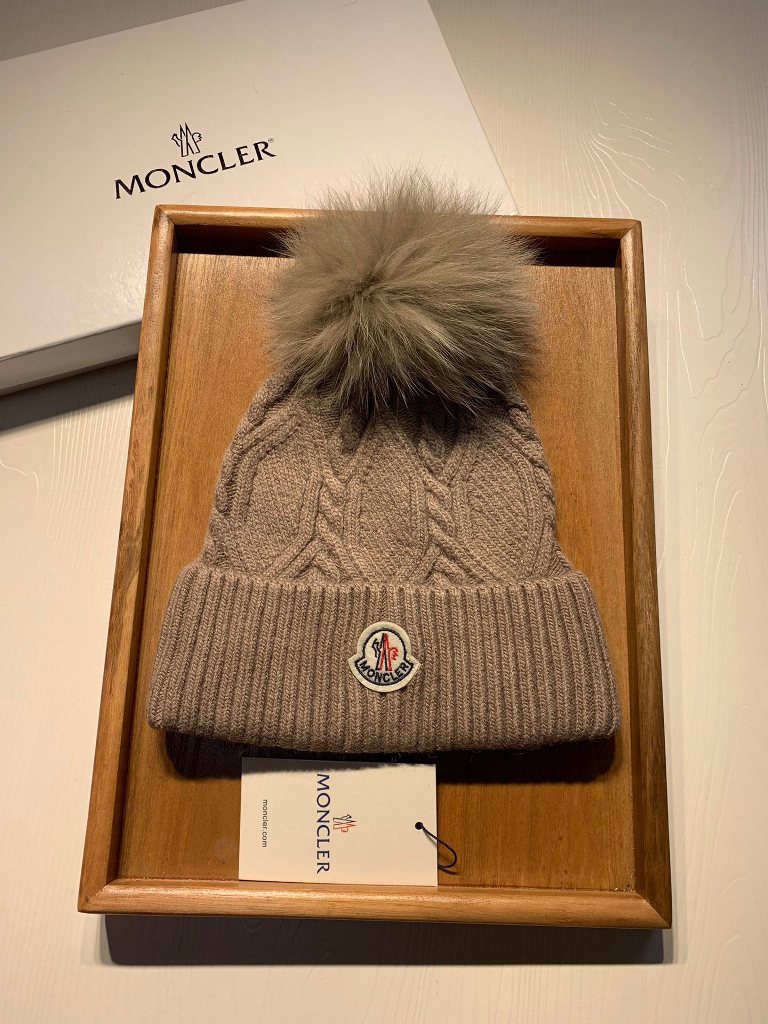 Moncler Beanies-017
