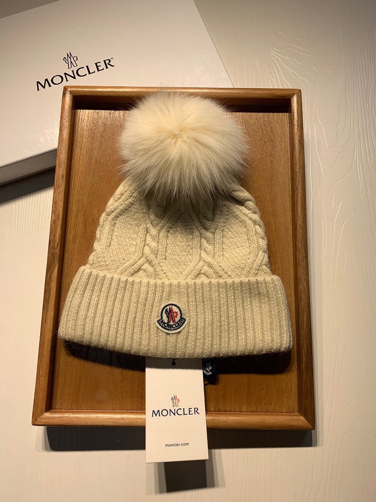 Moncler Beanies-016