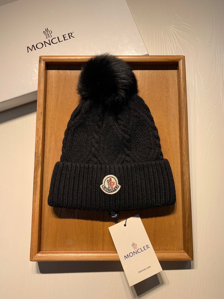 Moncler Beanies-014