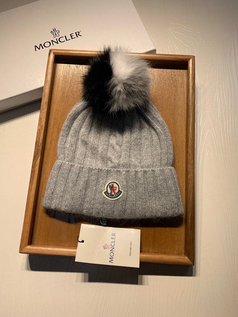 Moncler Beanies-010