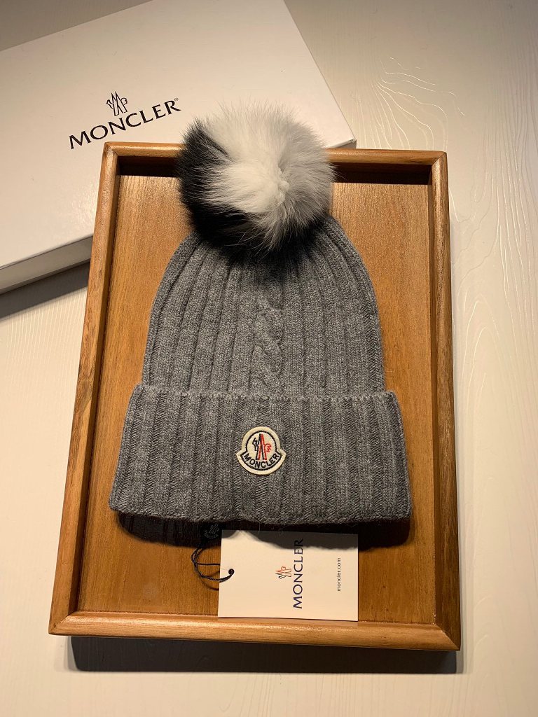 Moncler Beanies-008
