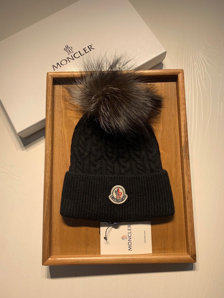 Moncler Beanies-006