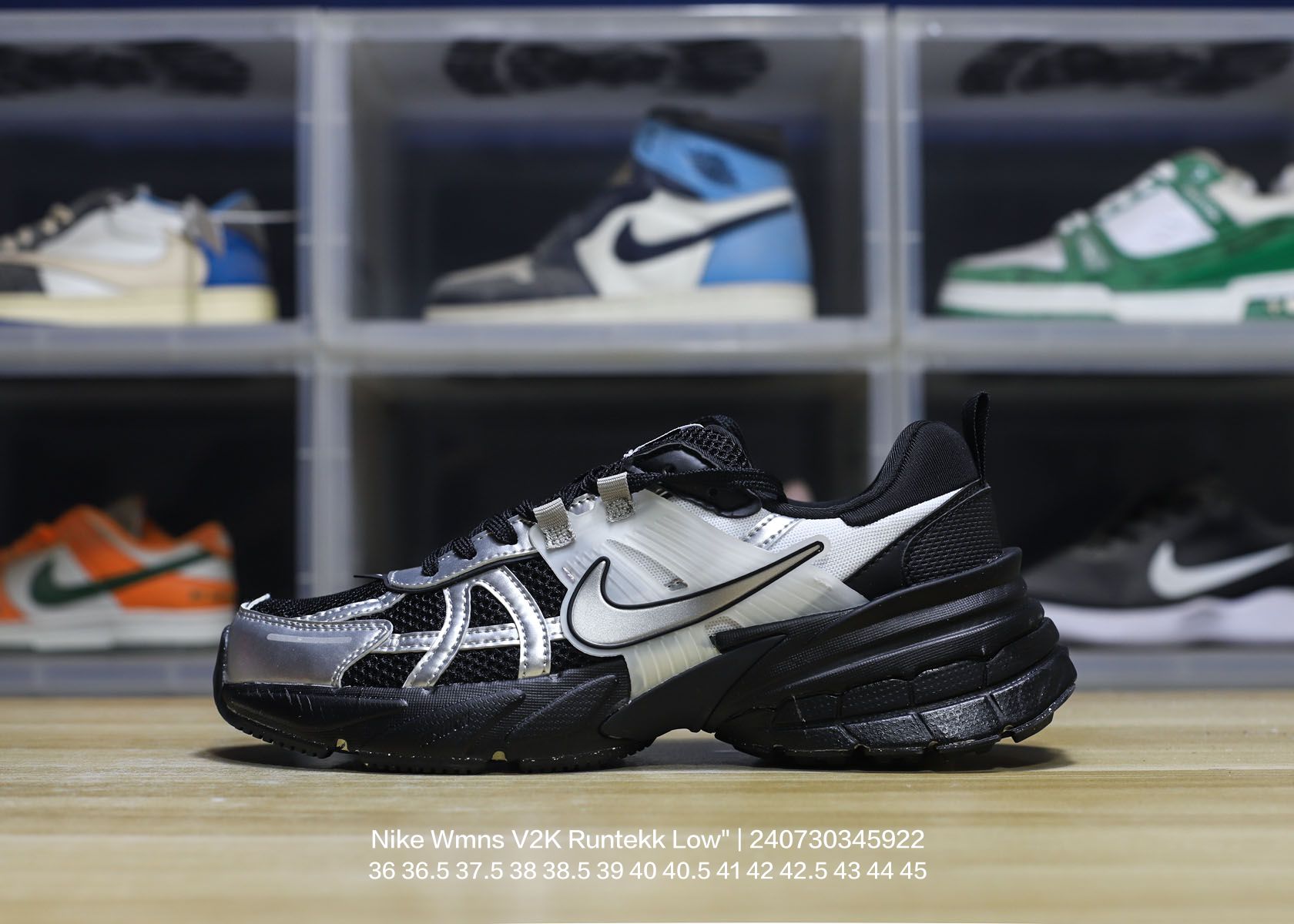 Nike Wmns V2K Runtekk Low-001