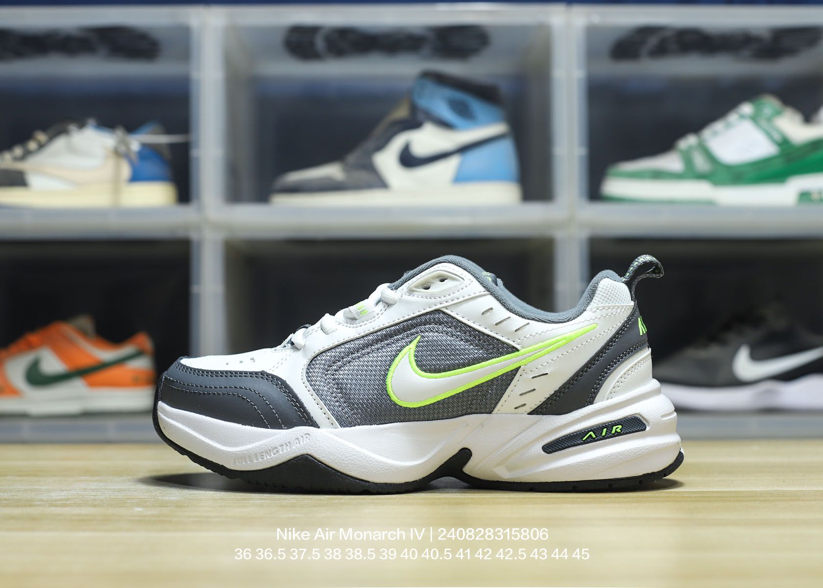 Nike Air Monarch IV-003