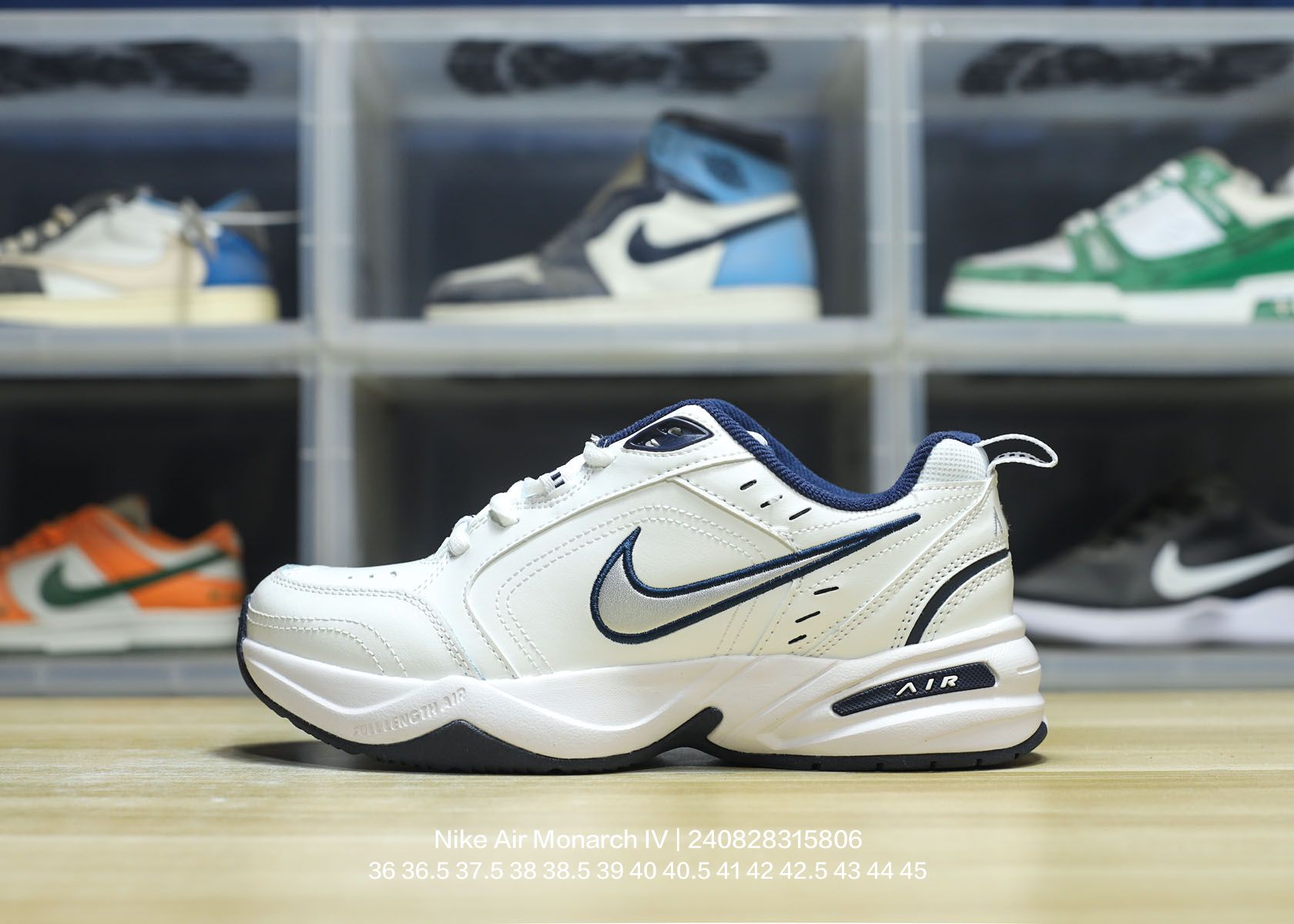 Nike Air Monarch IV-001