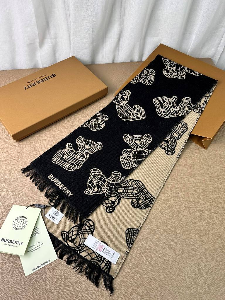 Burberry Wool Scarf-015