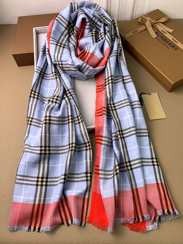 Burberry Cashmere&Silk Scarf-007