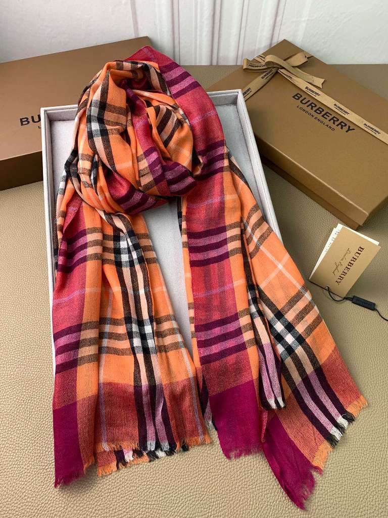 Burberry Cashmere&Silk Scarf-006