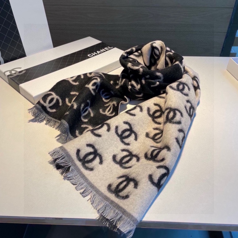 Chanel Wool Scarf-047