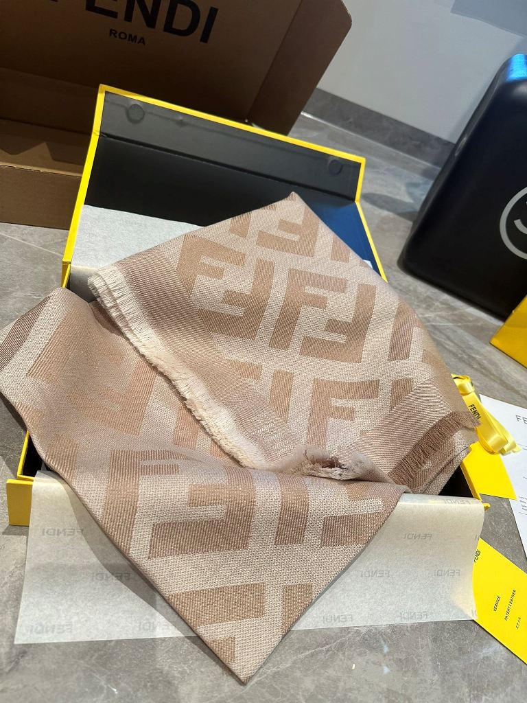 Fendi Cashmere&Wool Scarf-02