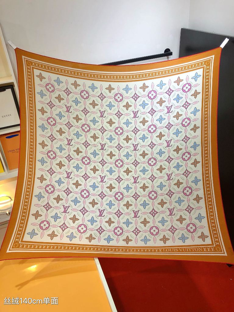 LV Cashmere&Silk Scarf-010