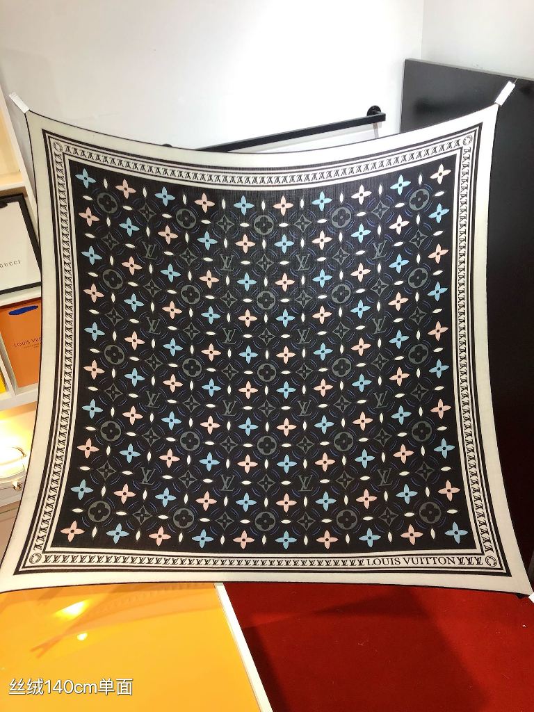 LV Cashmere&Silk Scarf-009