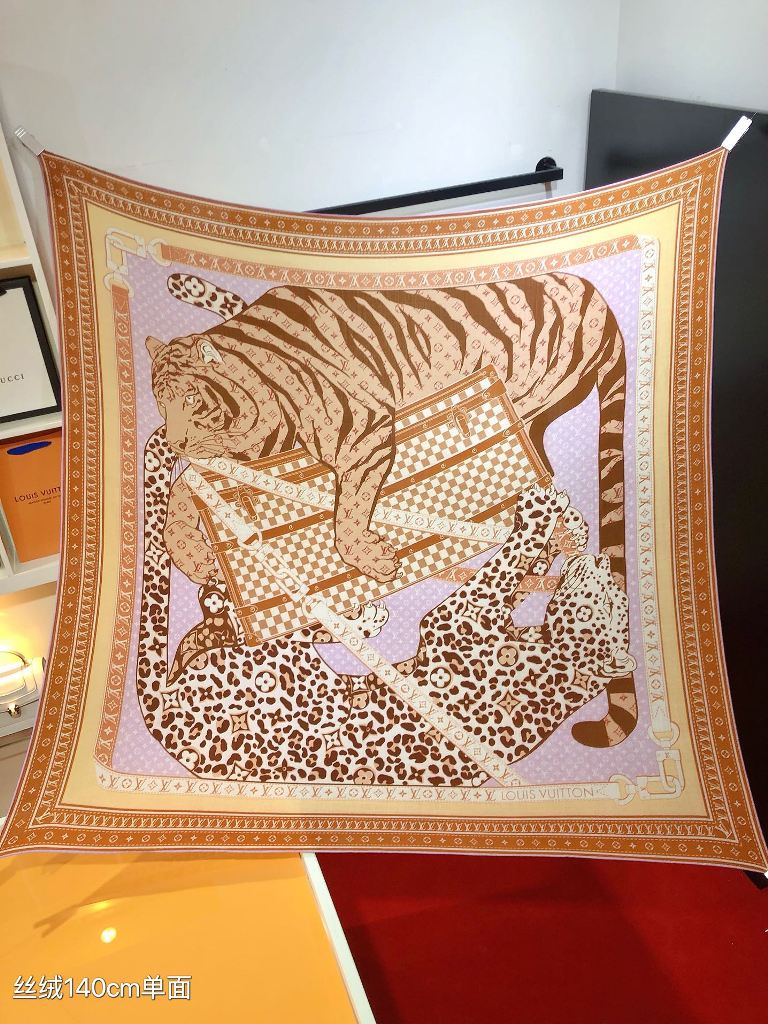 LV Cashmere&Silk Scarf-004
