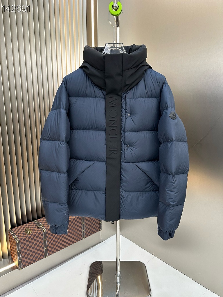 Moncler Down Jacket-059