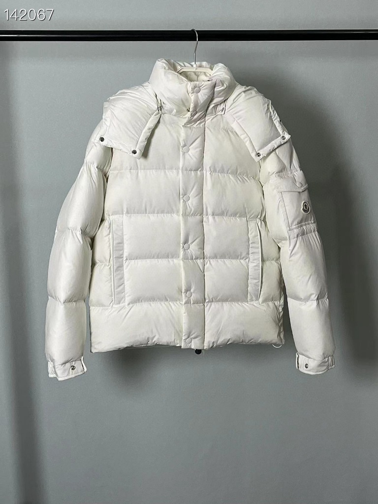 Moncler Down Jacket-049
