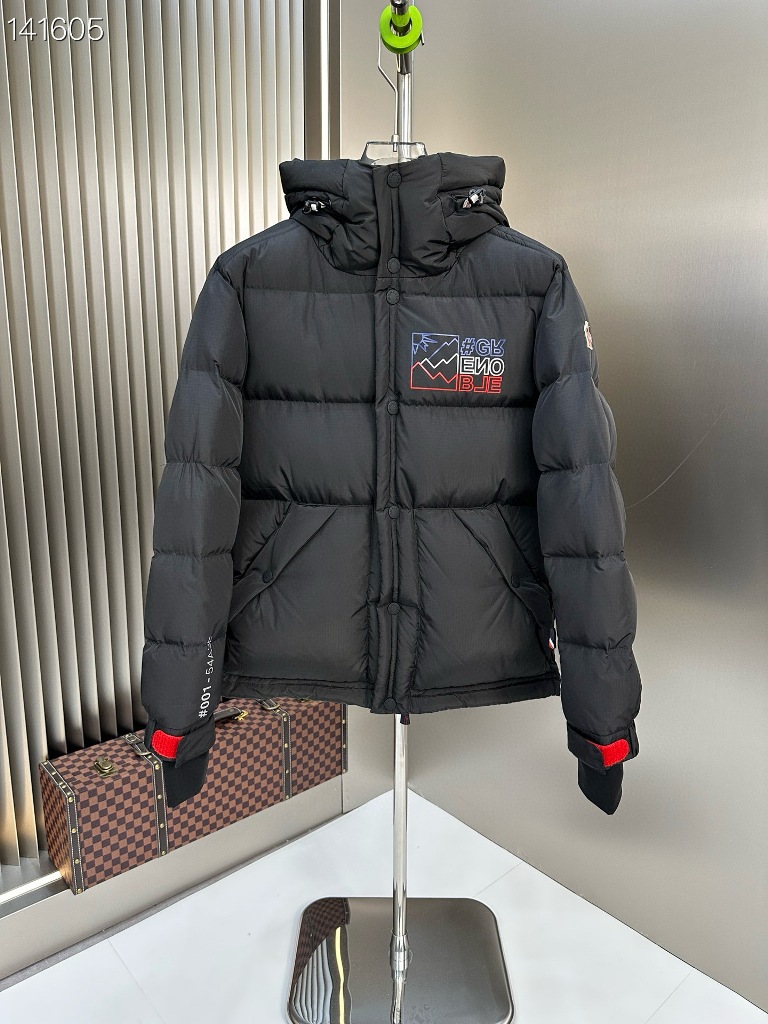 Moncler Down Jacket-056