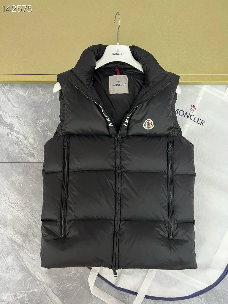 Moncler Down Vest-013