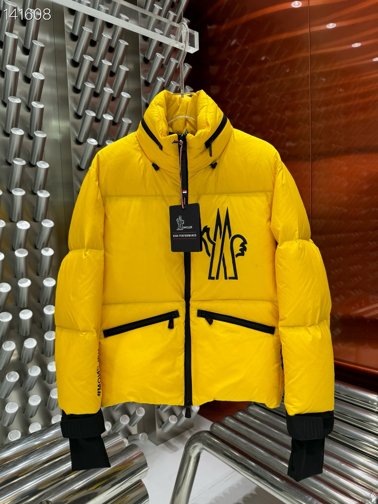 Moncler Down Jacket-060