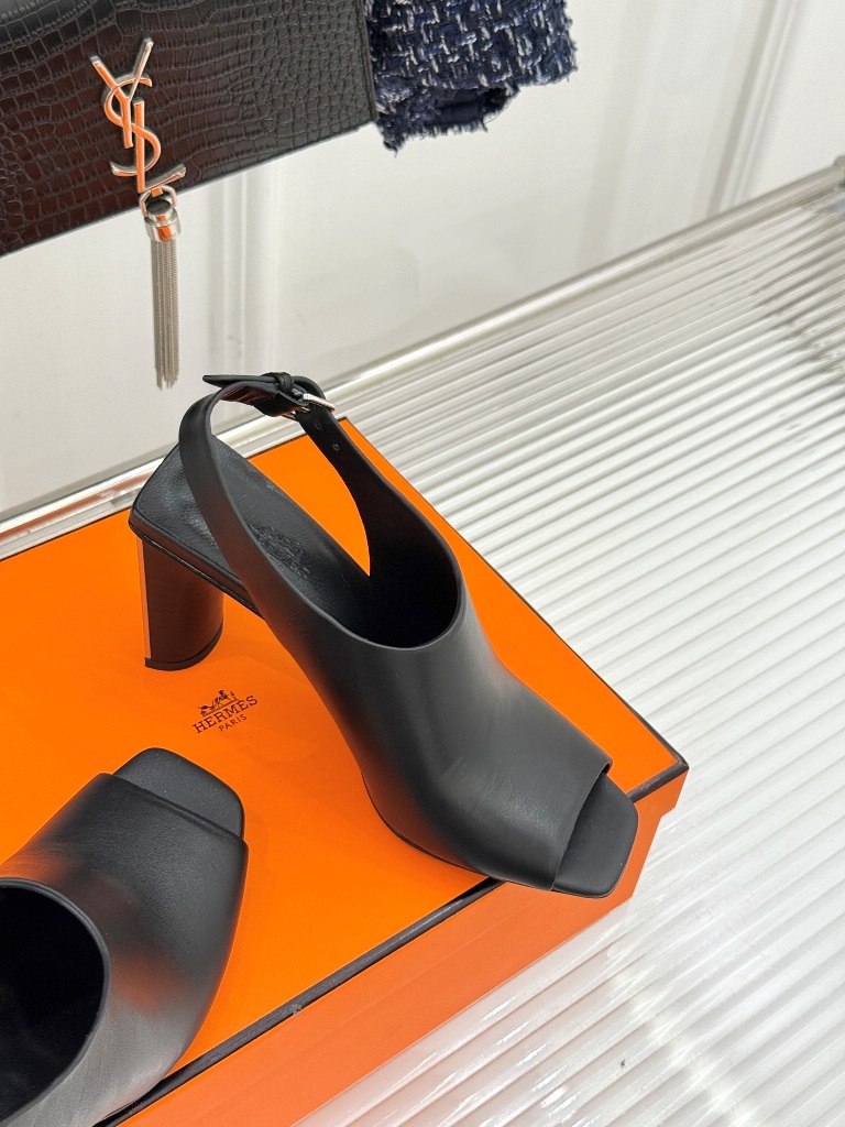 Hermes Sandals(w)-005