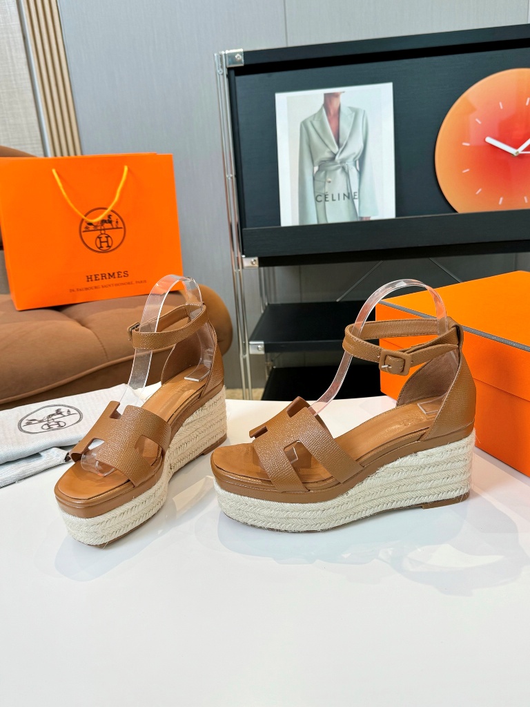Hermes Sandals(w)-011