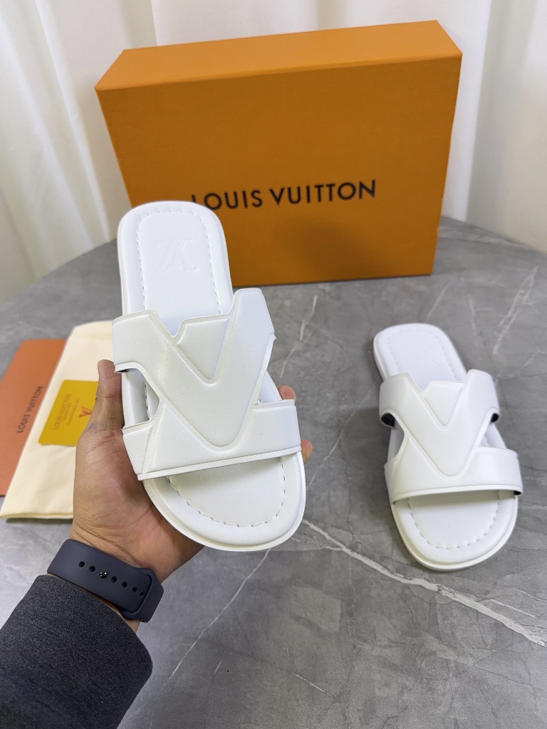 LV Slippers-011