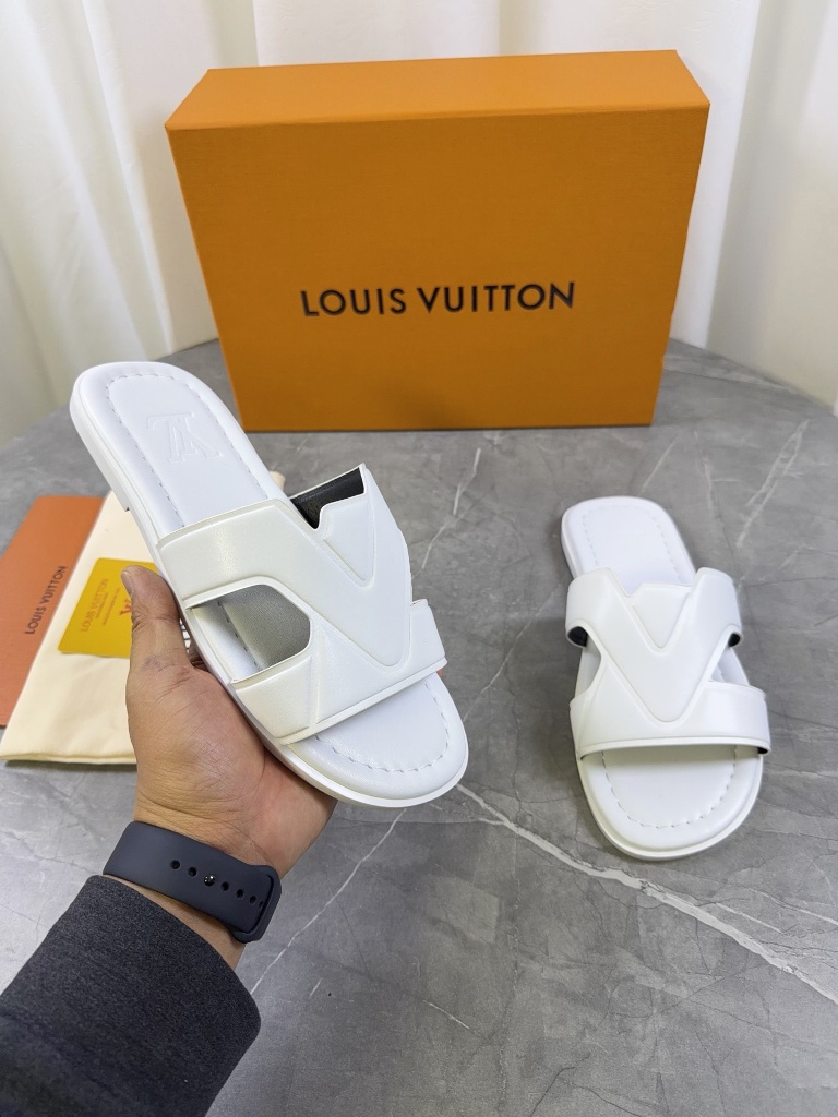 LV Slippers-011