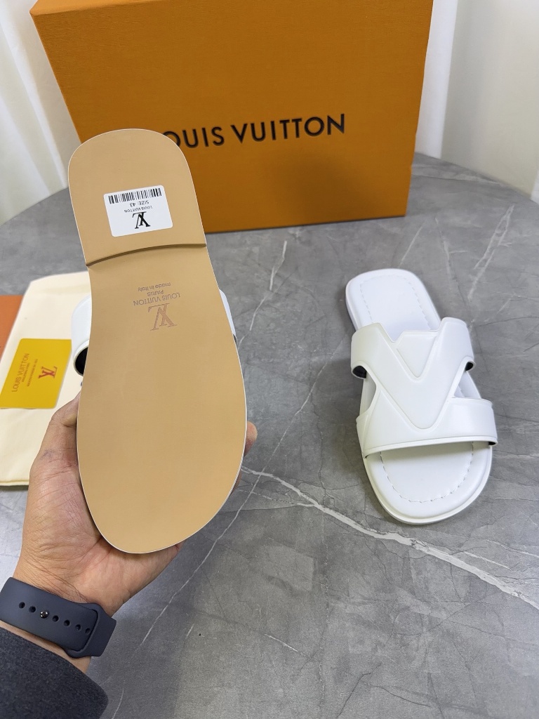 LV Slippers-011