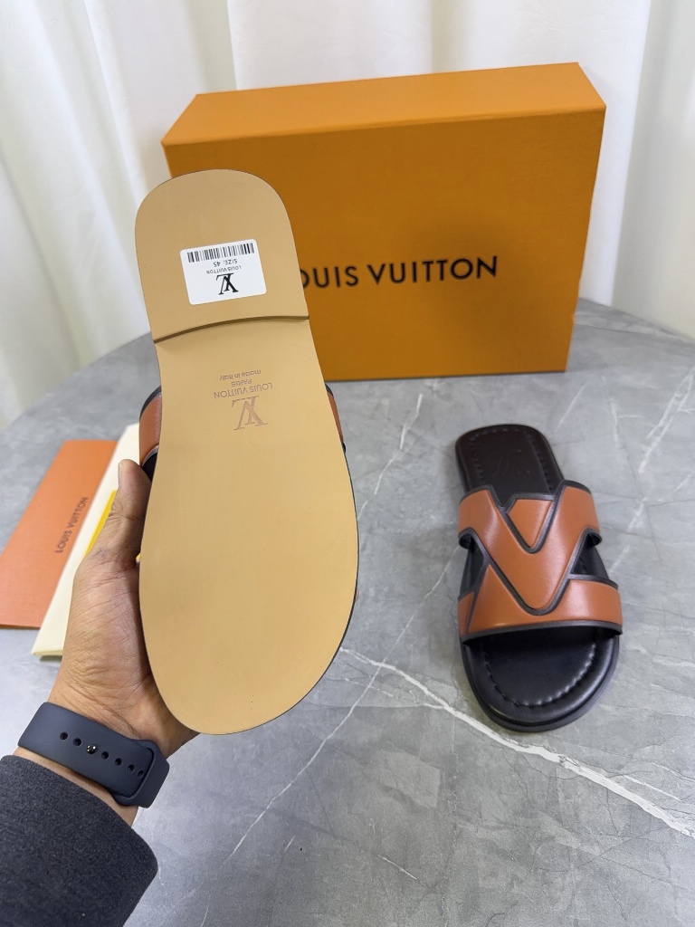 LV Slippers-010