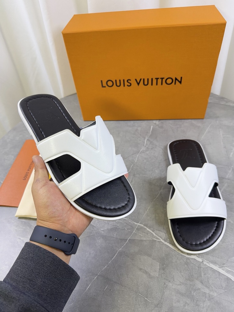 LV Slippers-009