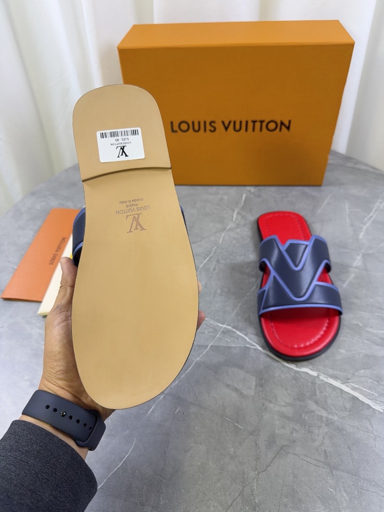 LV Slippers-016