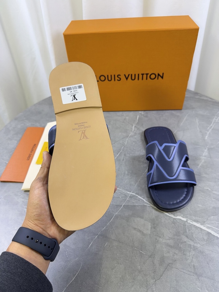 LV Slippers-013