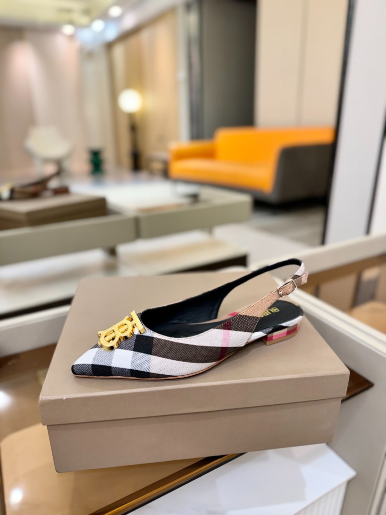 Burberry Sandals(w)-004
